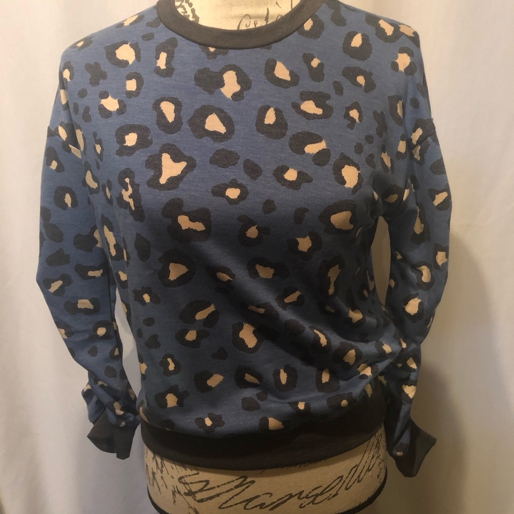 NWT Ladies Top L